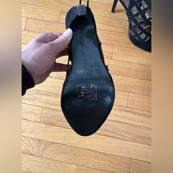 BCBG Generation Black Heels (7.5) - Picture 3 of 4